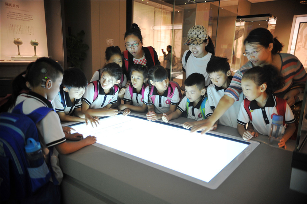 走進(jìn)博物館，感受齊文化