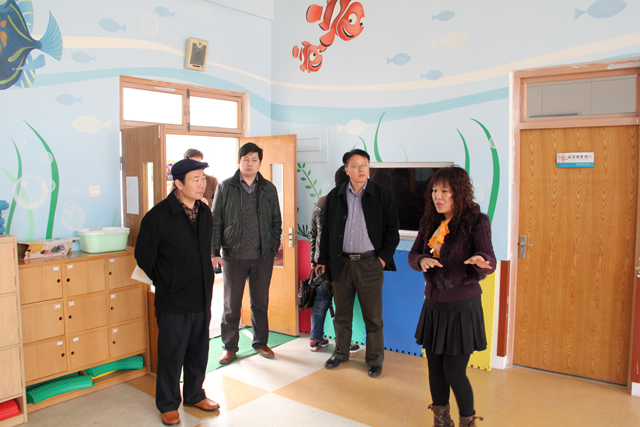 日照市教育局有關(guān)領(lǐng)導(dǎo)到我?？疾鞂W(xué)校建設(shè)及教育教學(xué)情況