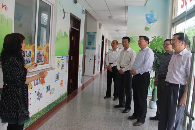 淄博高新區(qū)領導到我校走訪慰問