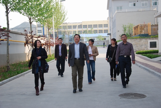 威海、博山特教學(xué)校同仁到我校參觀交流