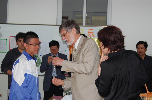 英國教育回訪團到市特教中心參觀考察