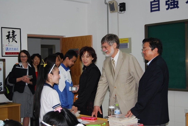 英國教育回訪團到市特教中心參觀考察