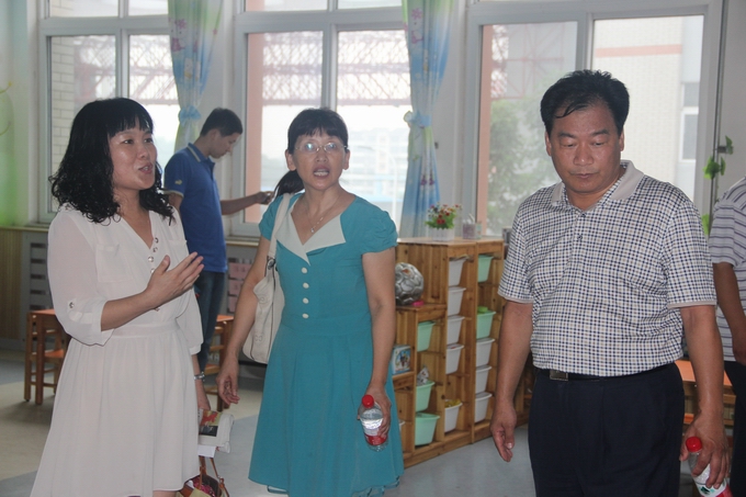 假期多個學(xué)校到我校參觀考察