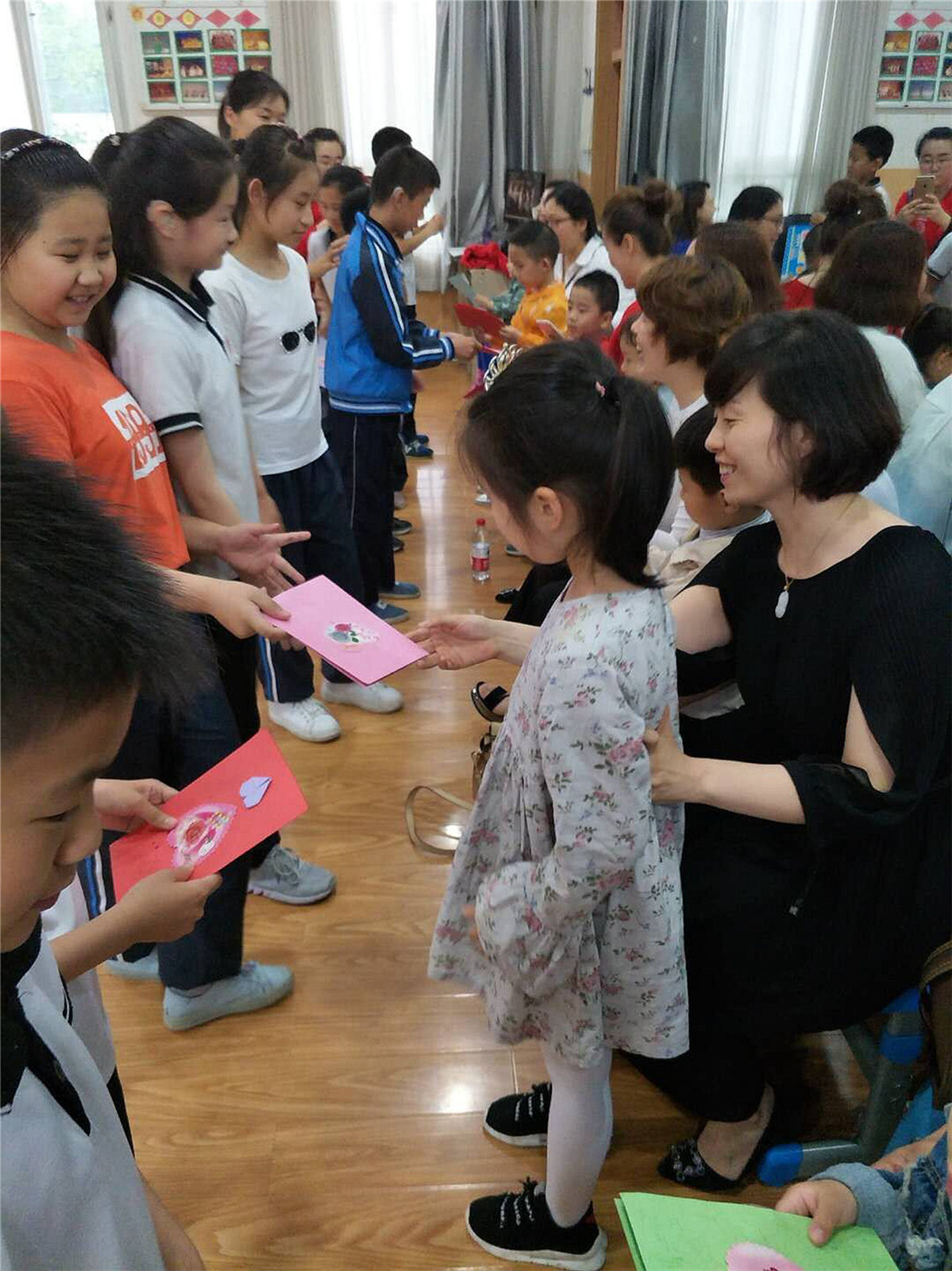 小手拉大手 愛心助特教