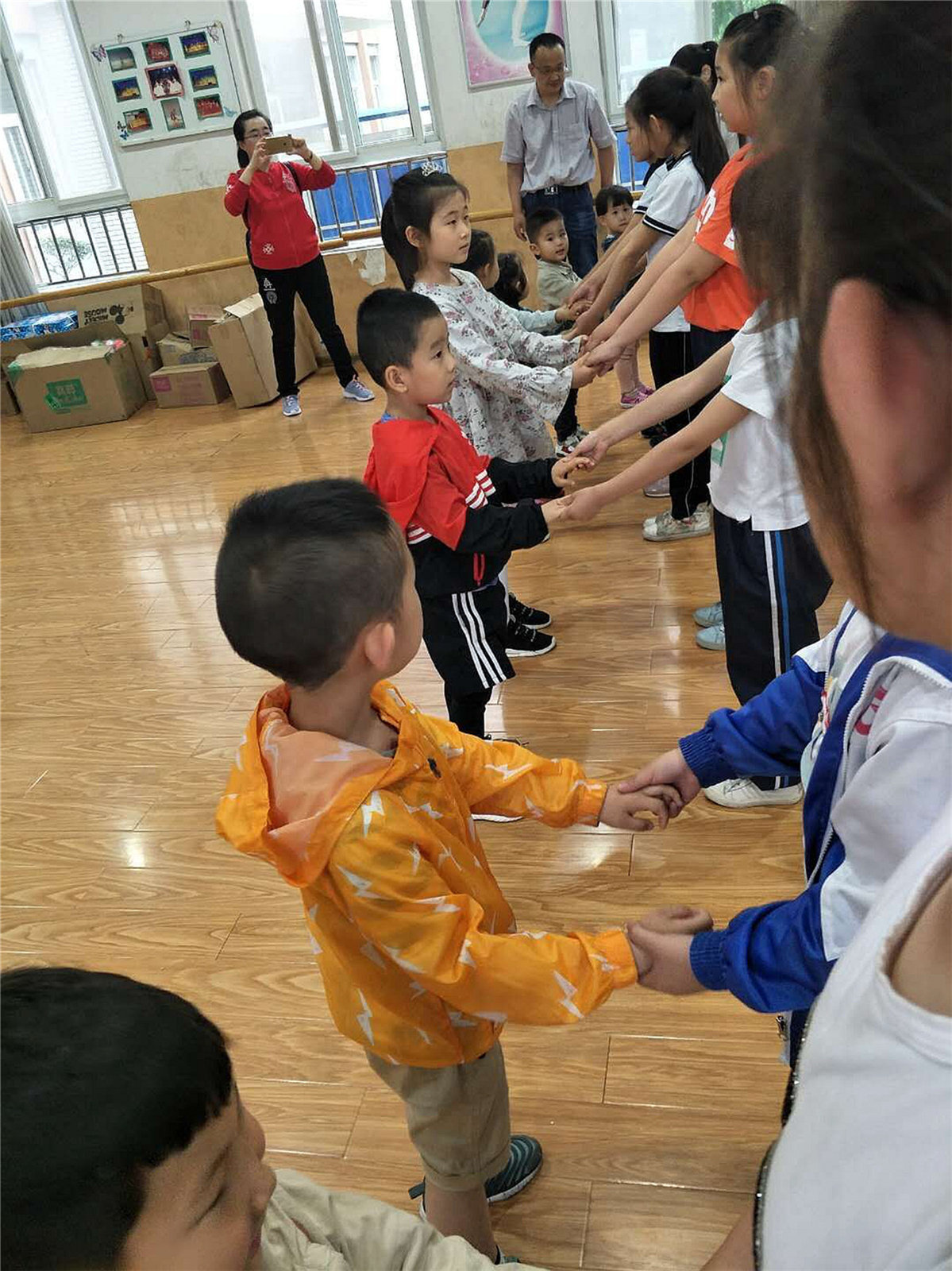 小手拉大手 愛心助特教