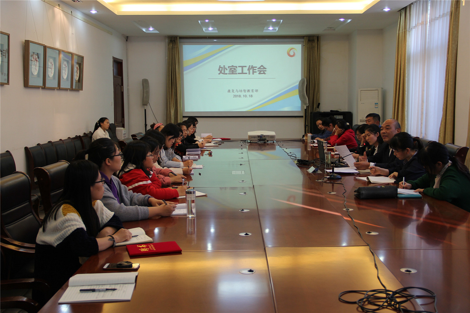 專業(yè)領(lǐng)航謀發(fā)展  青藍互動促新風(fēng)