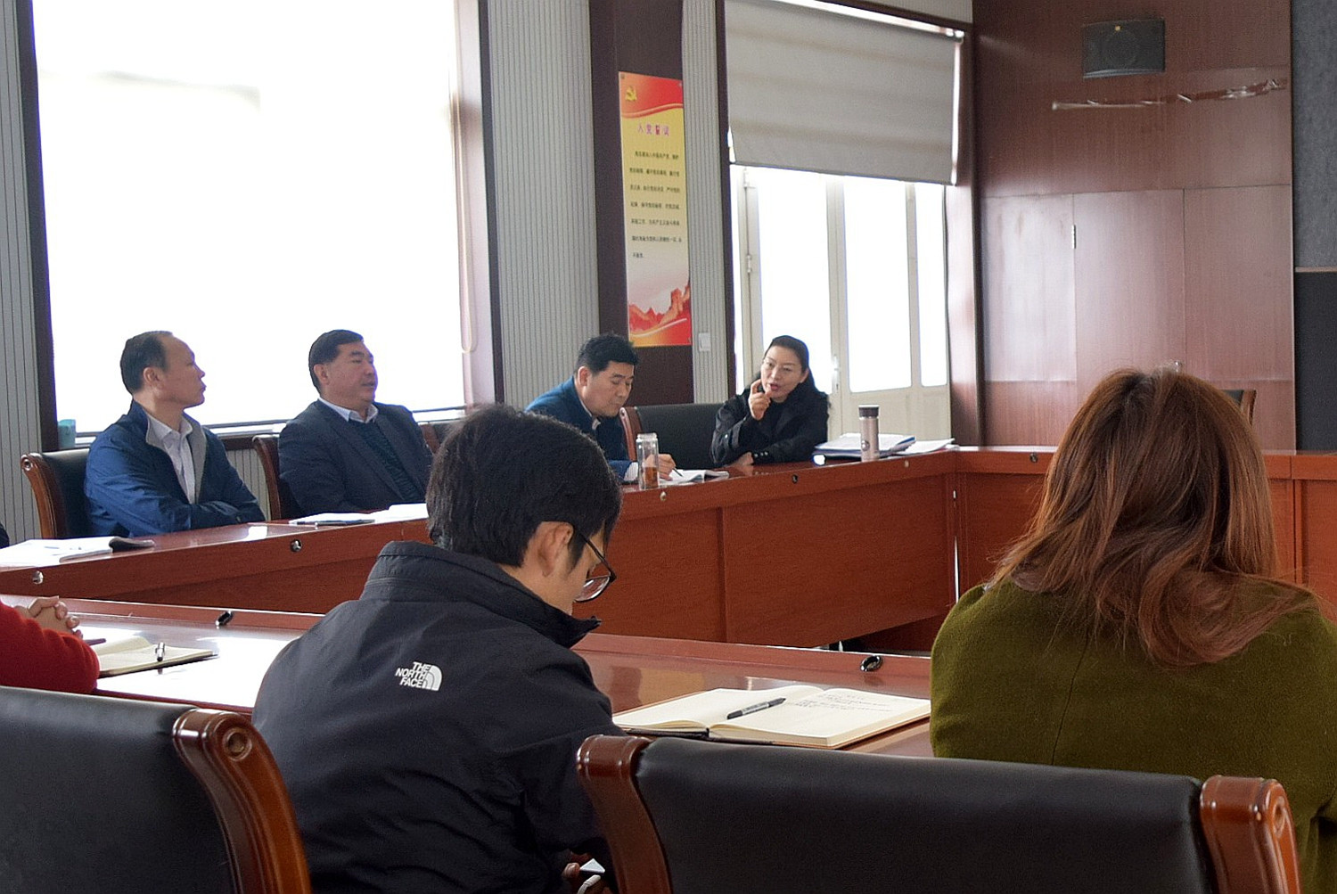 市特教中心教師到市殘聯(lián)匯報(bào)交流宣傳工作