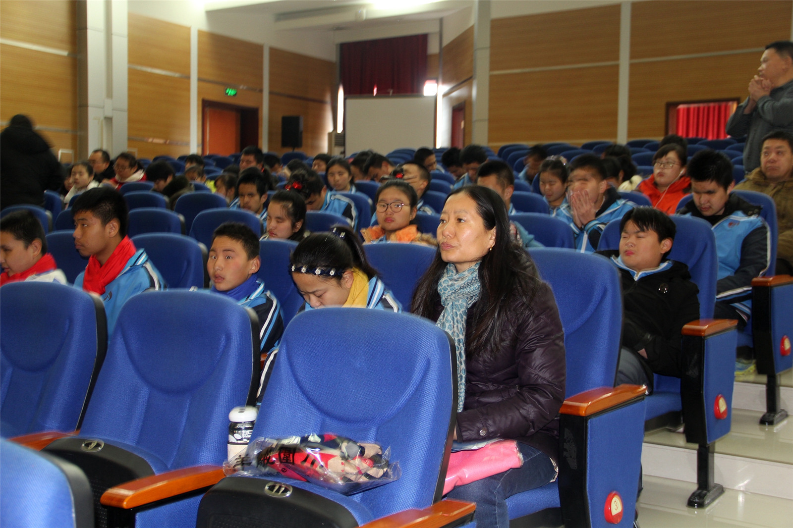 展現(xiàn)改革開放四十周年瑰麗畫卷  謳歌社會主義核心價(jià)值觀