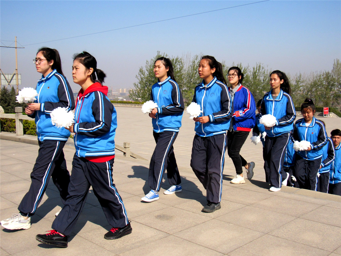 緬懷革命先烈，弘揚(yáng)愛國(guó)主義精神