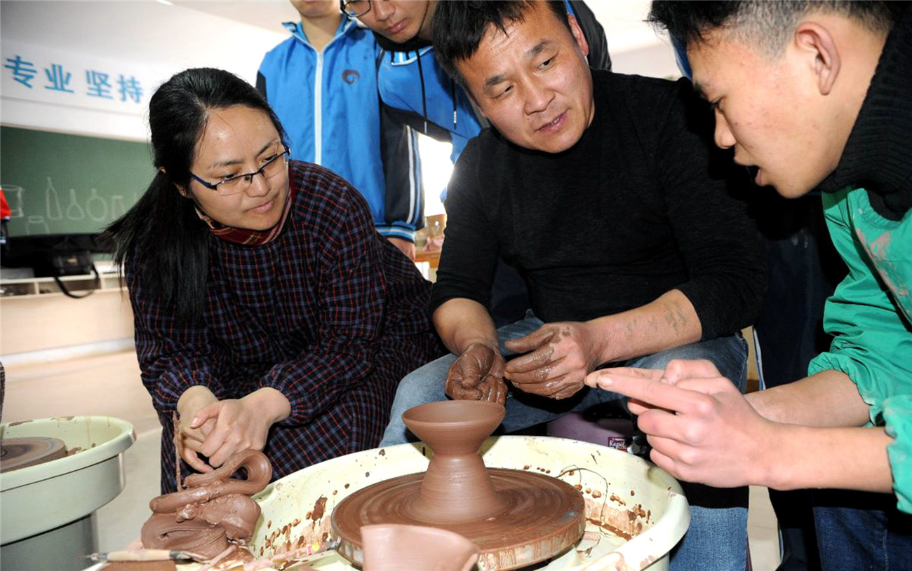 “兆霞”映特教，合作吐芬芳