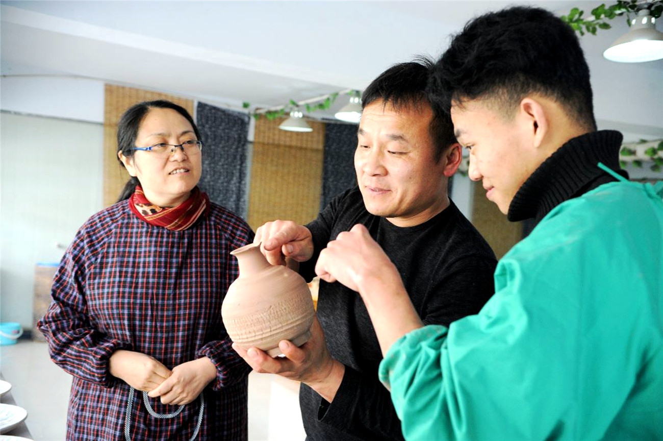 “兆霞”映特教，合作吐芬芳