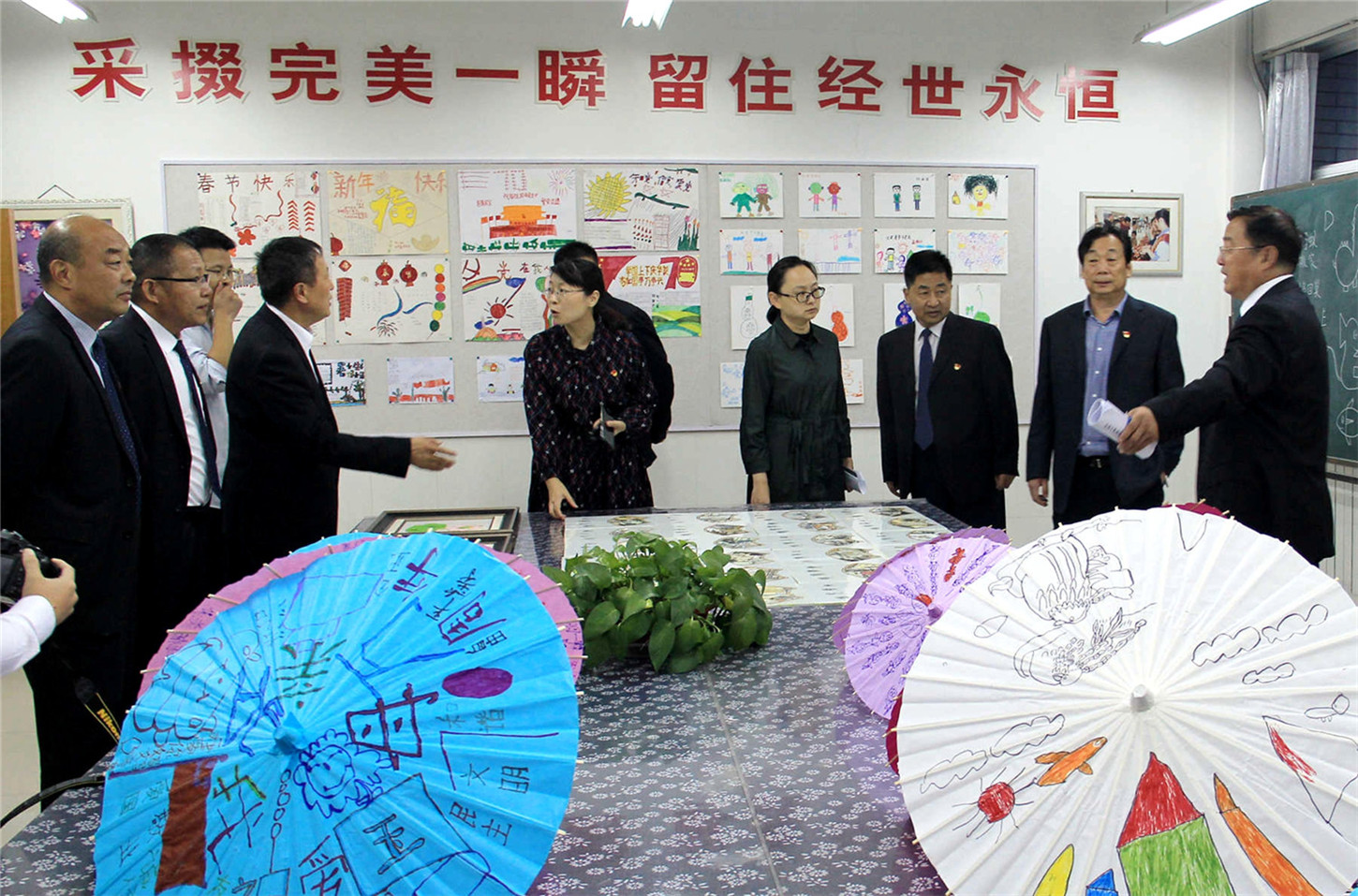 市特教中心接受省級(jí)文明校園實(shí)地測評查驗(yàn)