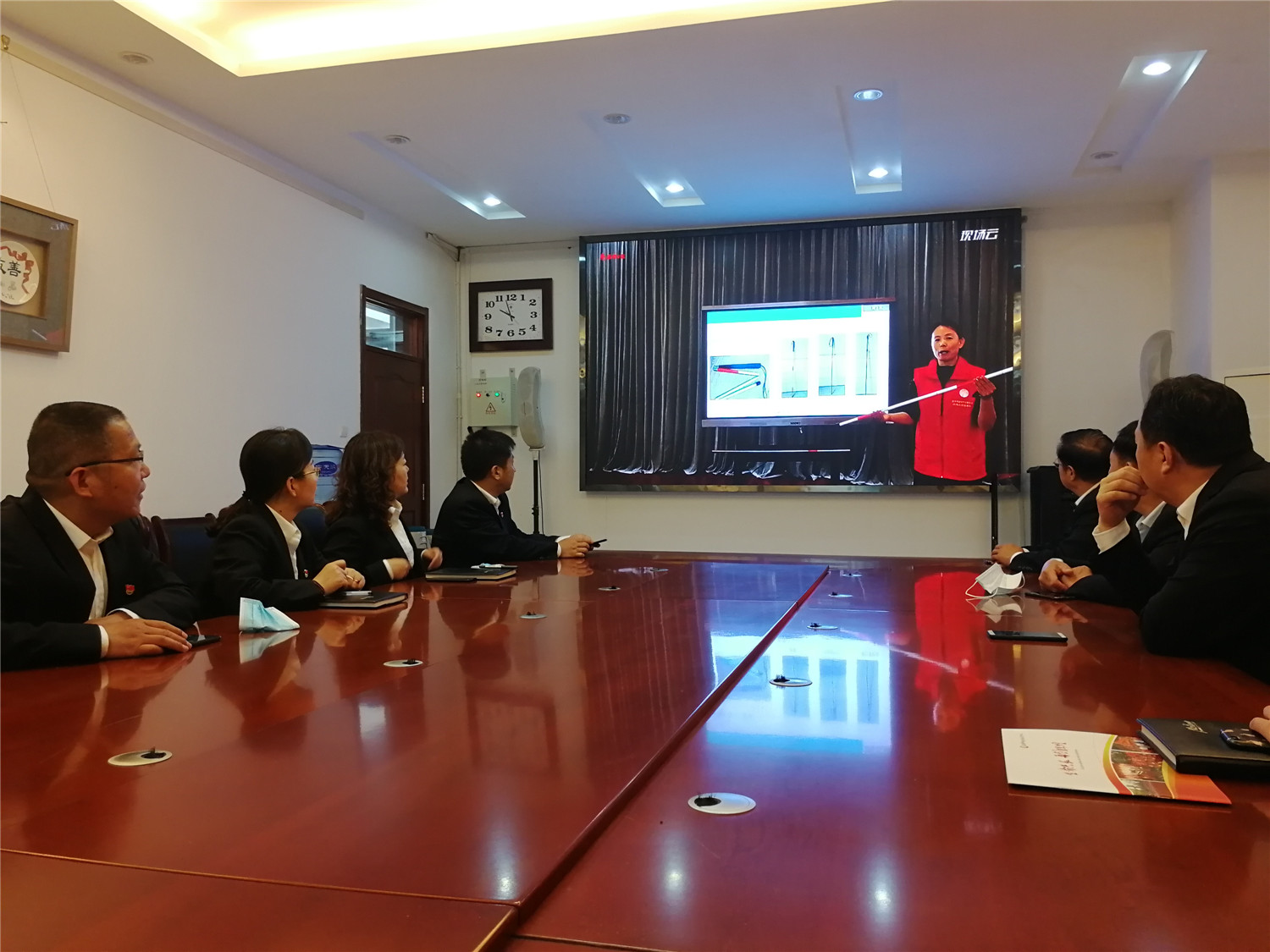 市特教中心舉行“手語傳情 讓愛發(fā)聲”助殘技能培訓網(wǎng)絡文明傳播活動