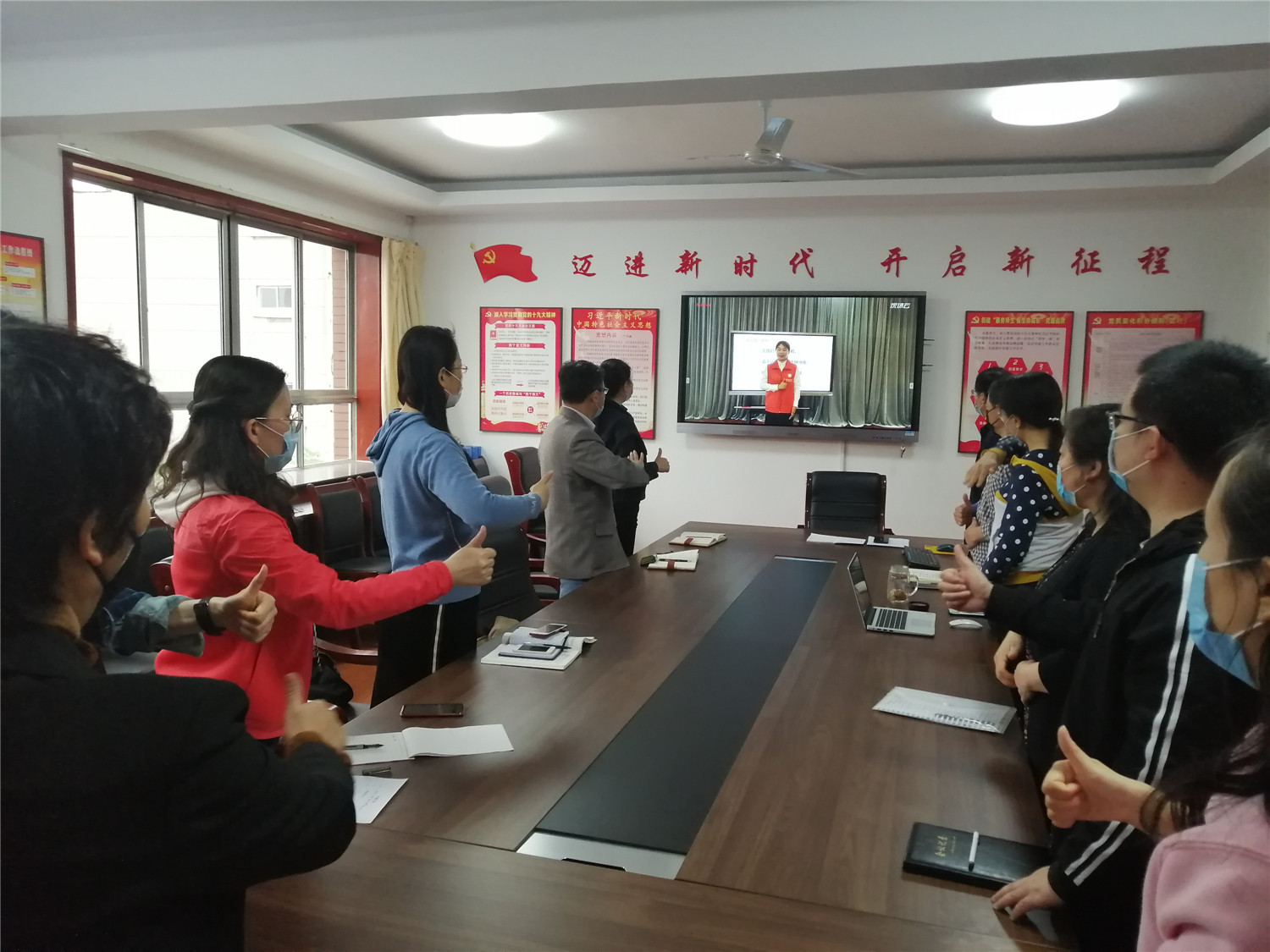 市特教中心舉行“手語傳情 讓愛發(fā)聲”助殘技能培訓網(wǎng)絡文明傳播活動