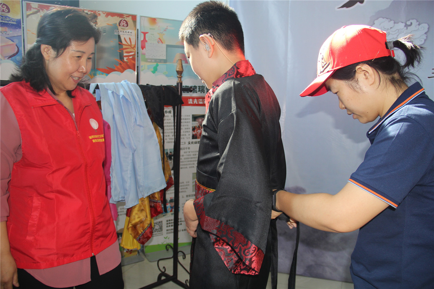 市特教中心開展“探尋服飾文化 感受泱泱齊風(fēng)”教育實(shí)踐活動