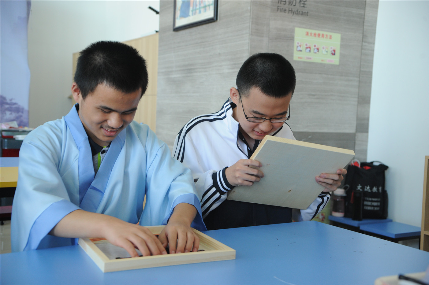 市特教中心開展“探尋服飾文化 感受泱泱齊風(fēng)”教育實(shí)踐活動