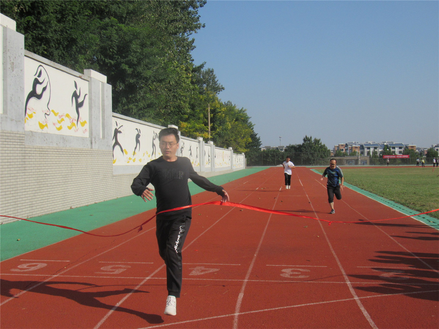 享健身運(yùn)動樂趣，展教師別樣風(fēng)采