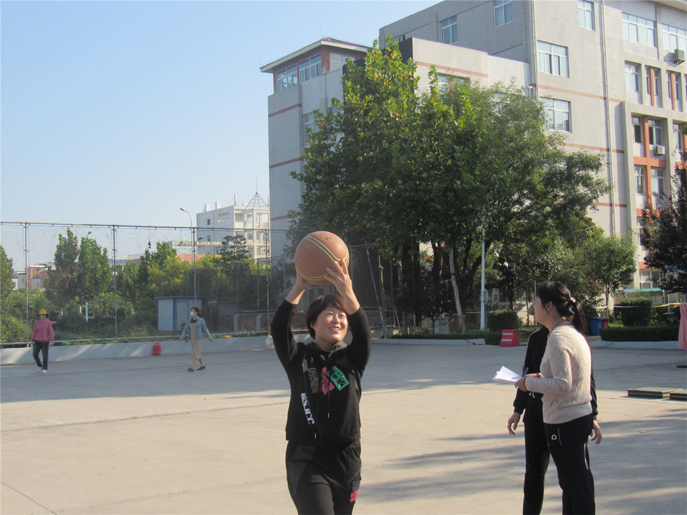 享健身運(yùn)動樂趣，展教師別樣風(fēng)采