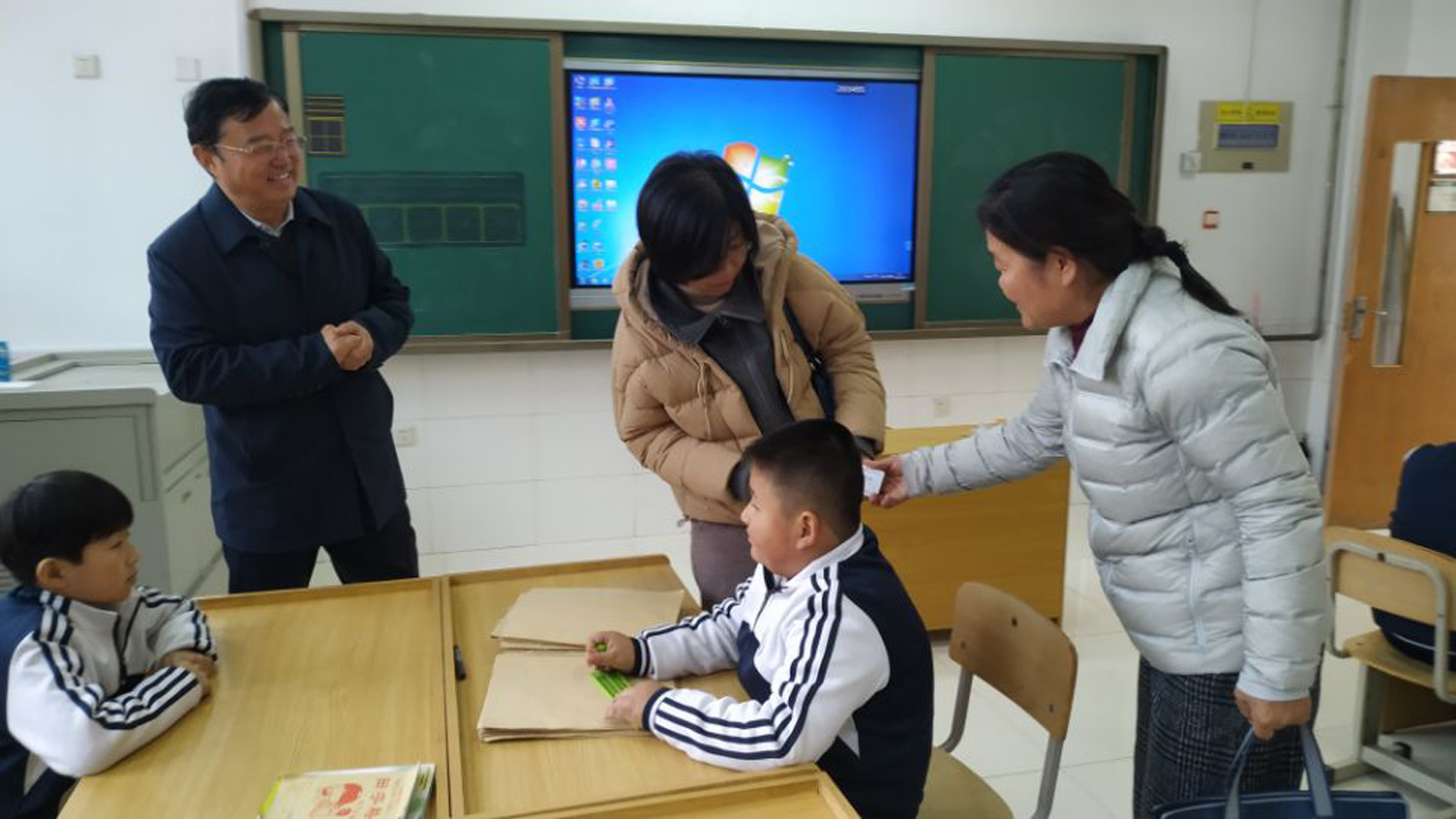 項(xiàng)目帶動(dòng)，智慧成長(zhǎng)