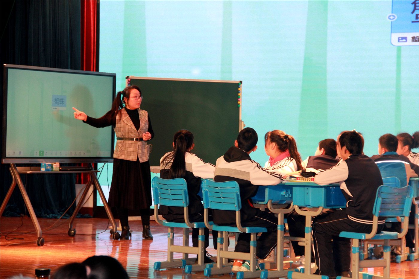 凝心聚力研閱讀，集思廣益促教學