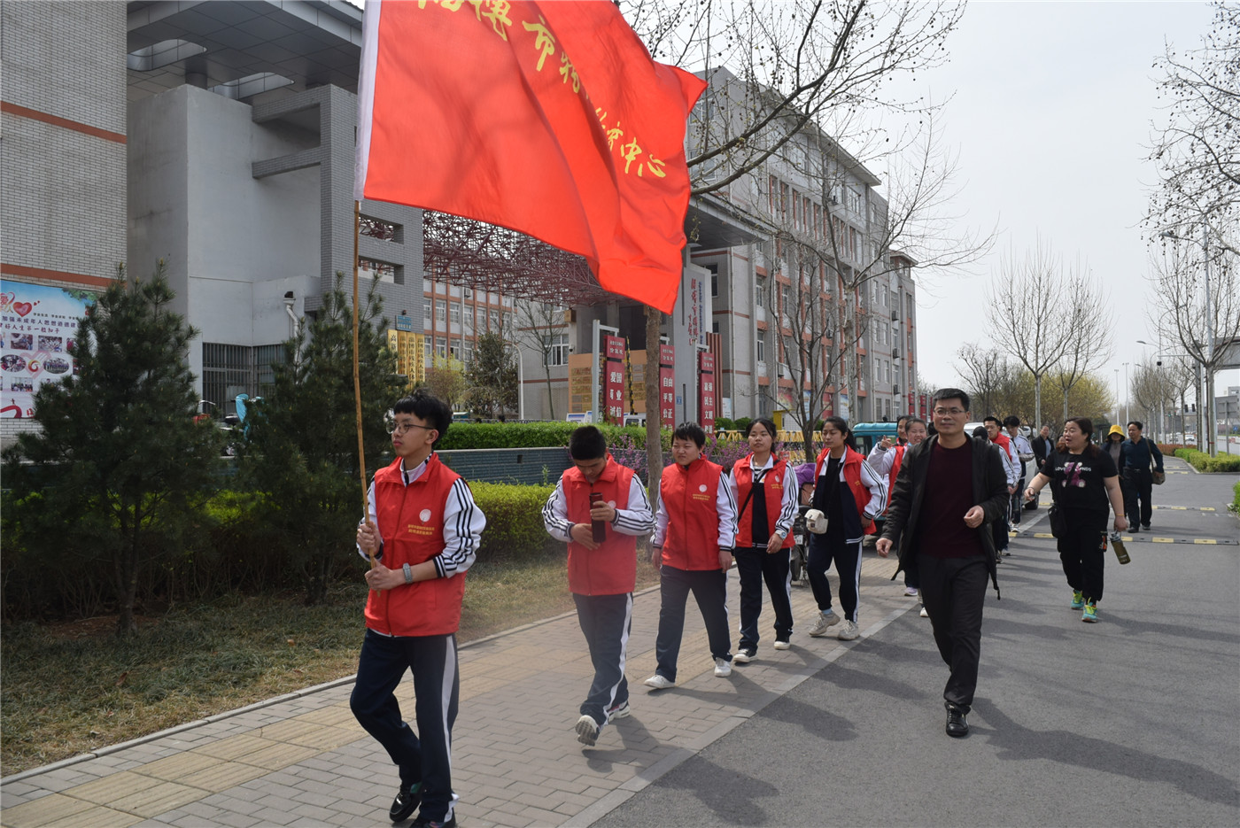 緬懷革命先烈，傳承紅色基因