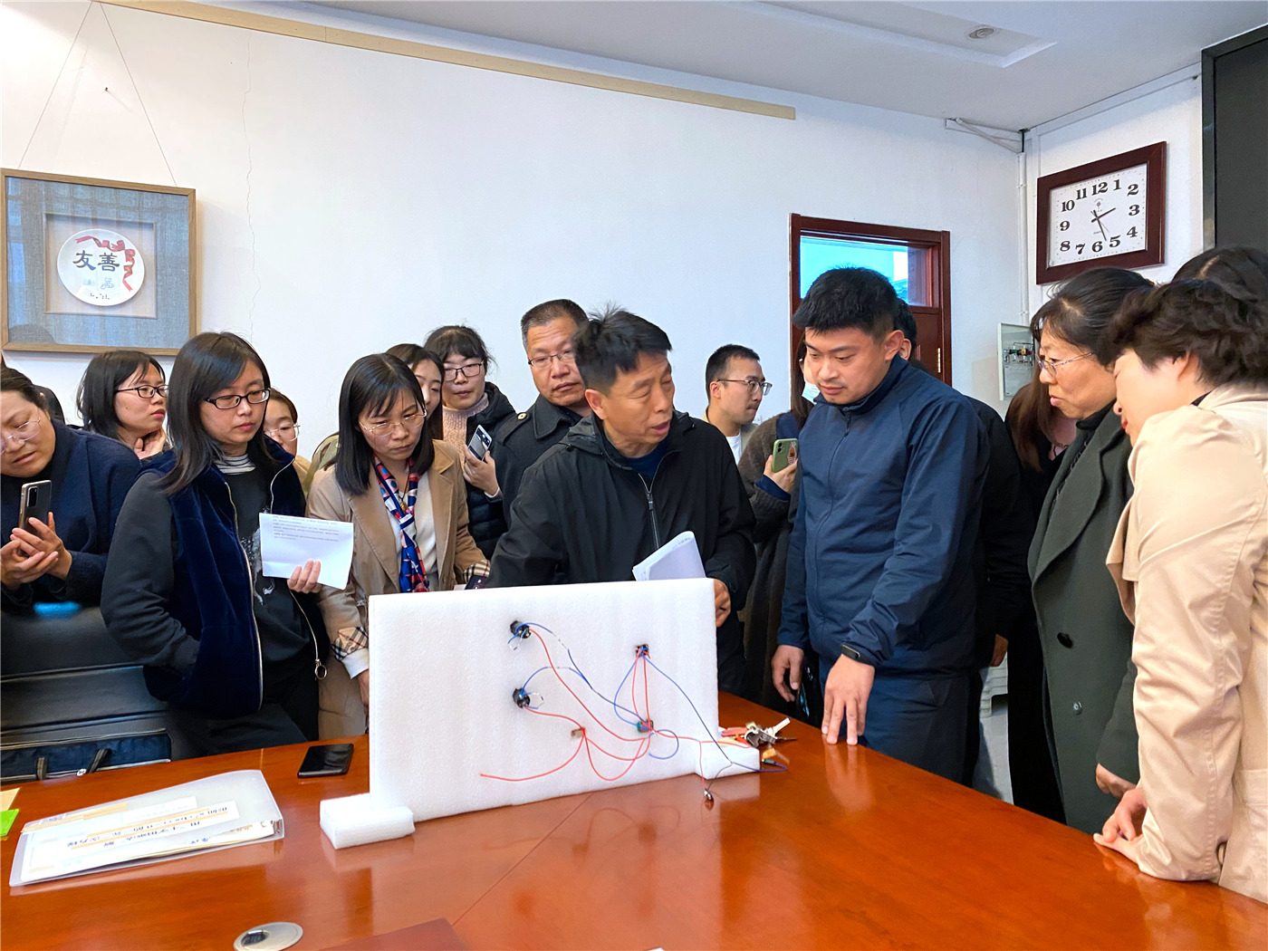 巧手慧心 創(chuàng)意無限 ——市特教中心召開自制教具專家點(diǎn)評會