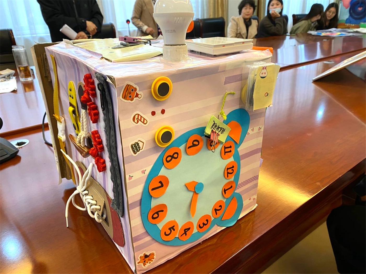 巧手慧心 創(chuàng)意無限 ——市特教中心召開自制教具專家點(diǎn)評會