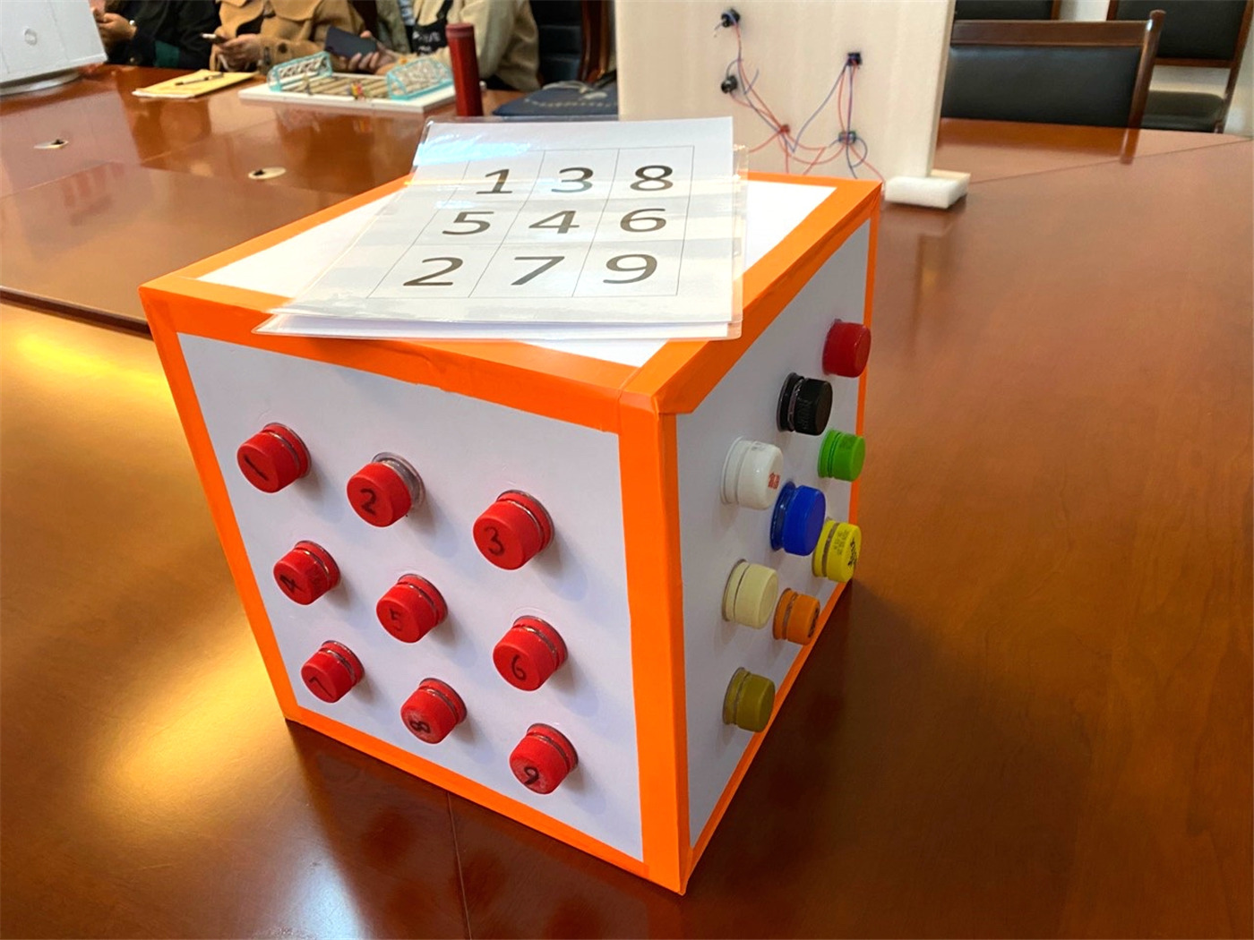 巧手慧心 創(chuàng)意無限 ——市特教中心召開自制教具專家點(diǎn)評會