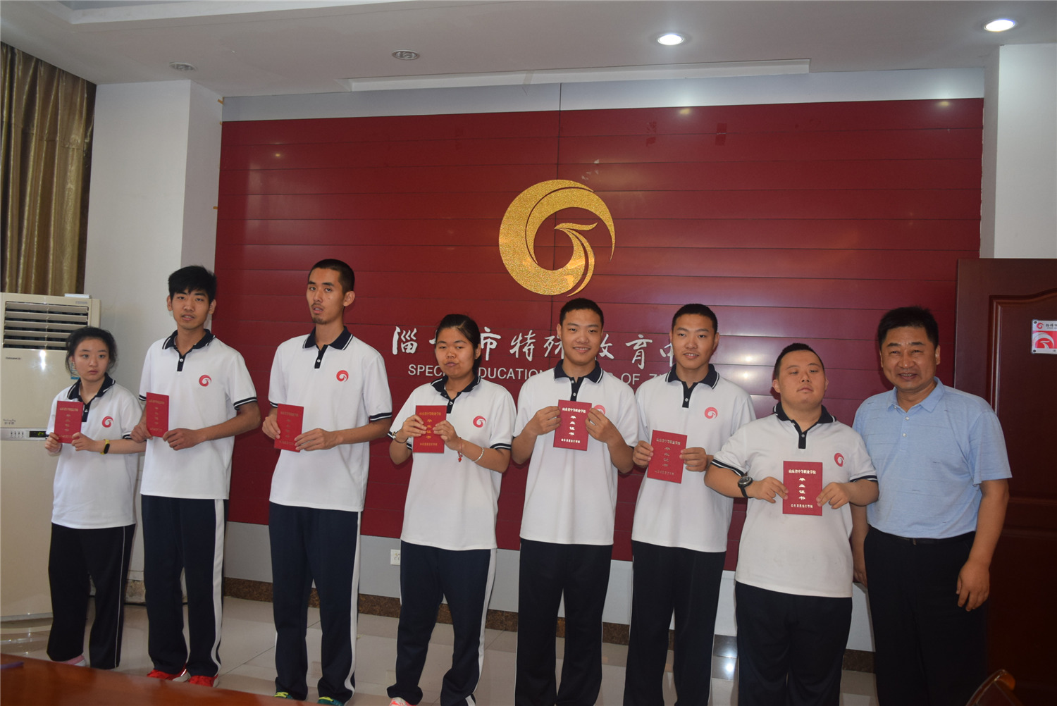 青春不散場 畢業(yè)再啟航