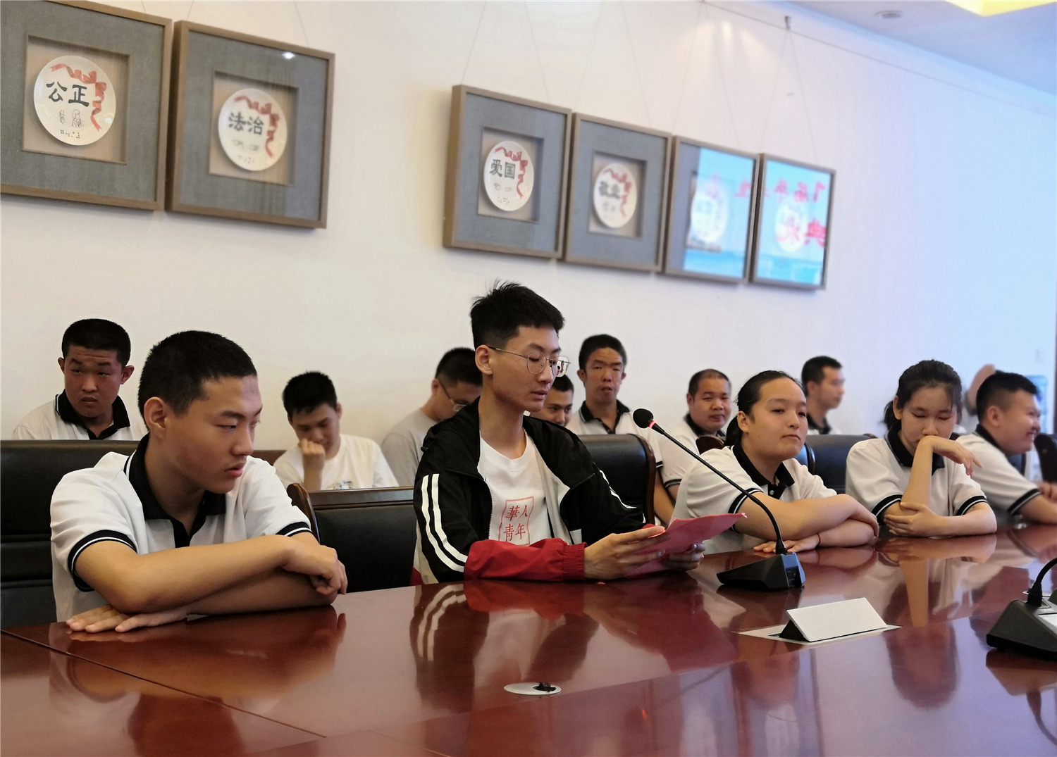 青春不散場 畢業(yè)再啟航