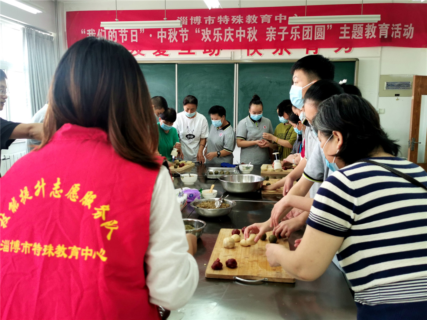 歡樂(lè)慶中秋 親子樂(lè)團(tuán)圓