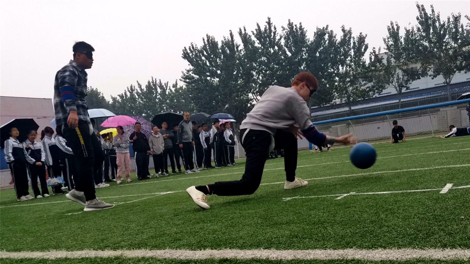 發(fā)揚自強進(jìn)取精神 迎接國際盲人節(jié)