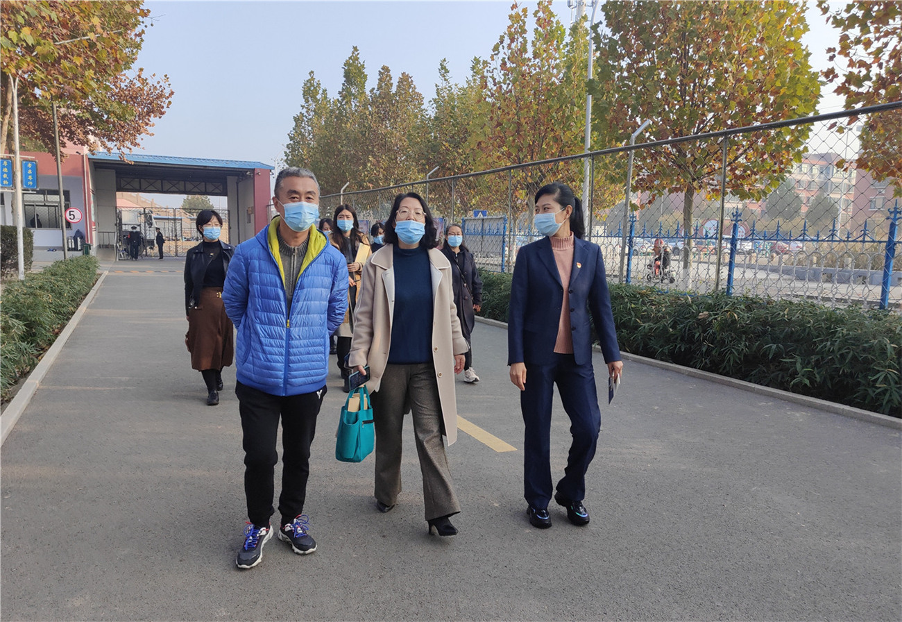 聽課研討促成長(zhǎng)，普特融合共進(jìn)步