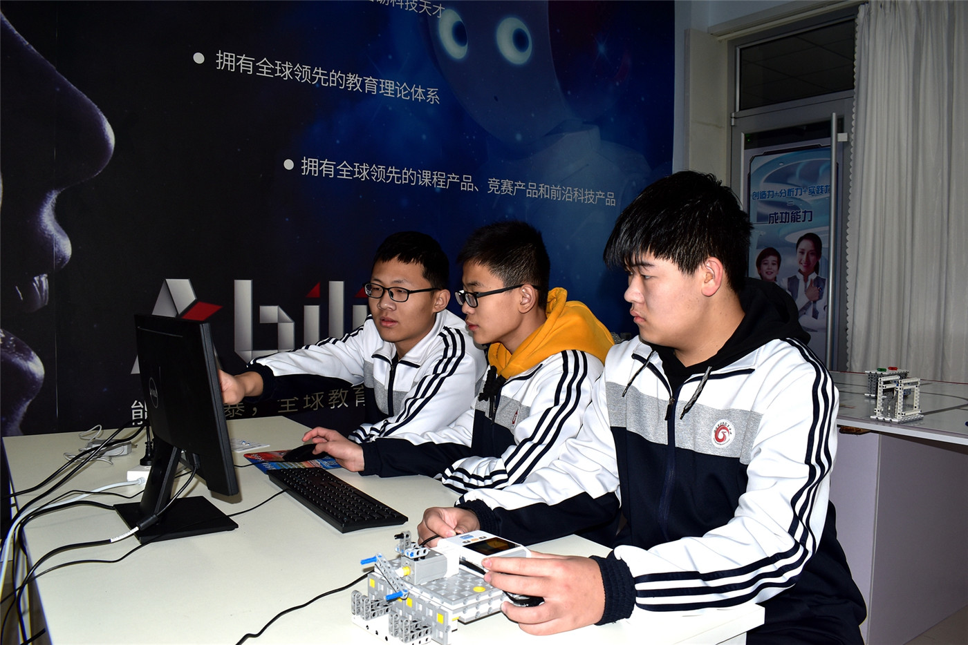 博愛鑄就科技花開美 自勝孕育聽障少年強