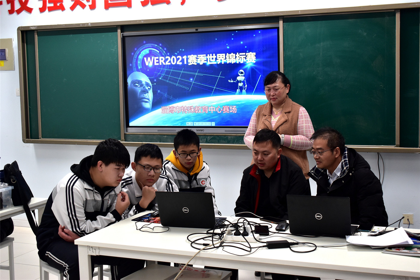 博愛鑄就科技花開美 自勝孕育聽障少年強