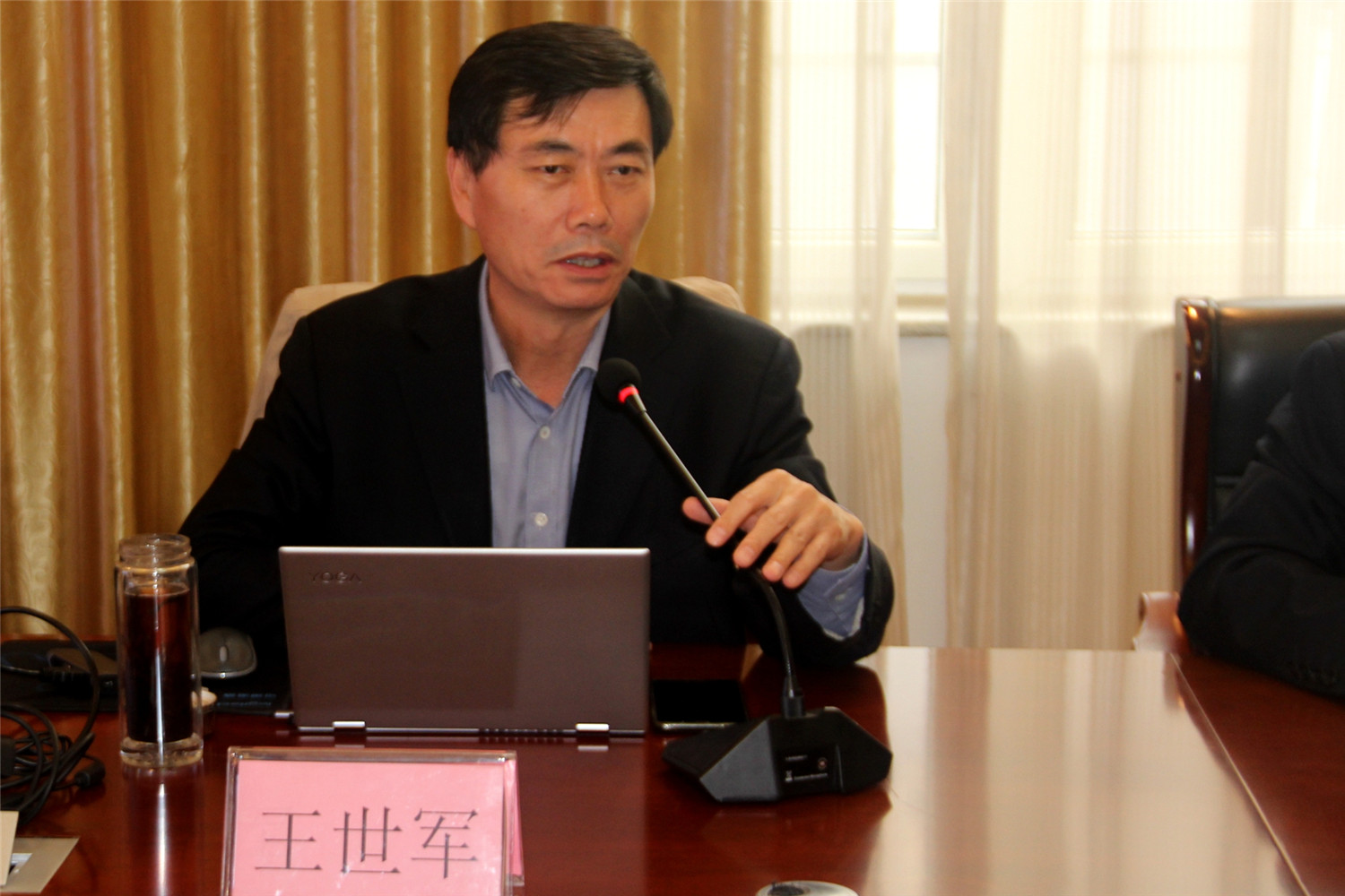 市特教中心開(kāi)展“不忘初心、牢記使命”主題教育專題黨課