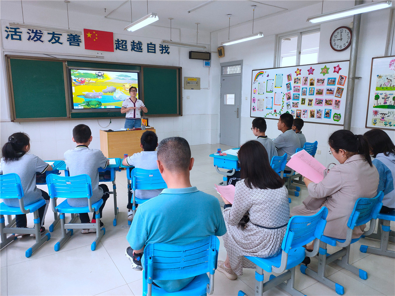 市特教中心舉行省市課題中期檢查評(píng)審會(huì)暨2021年立項(xiàng)課題開題論證會(huì)