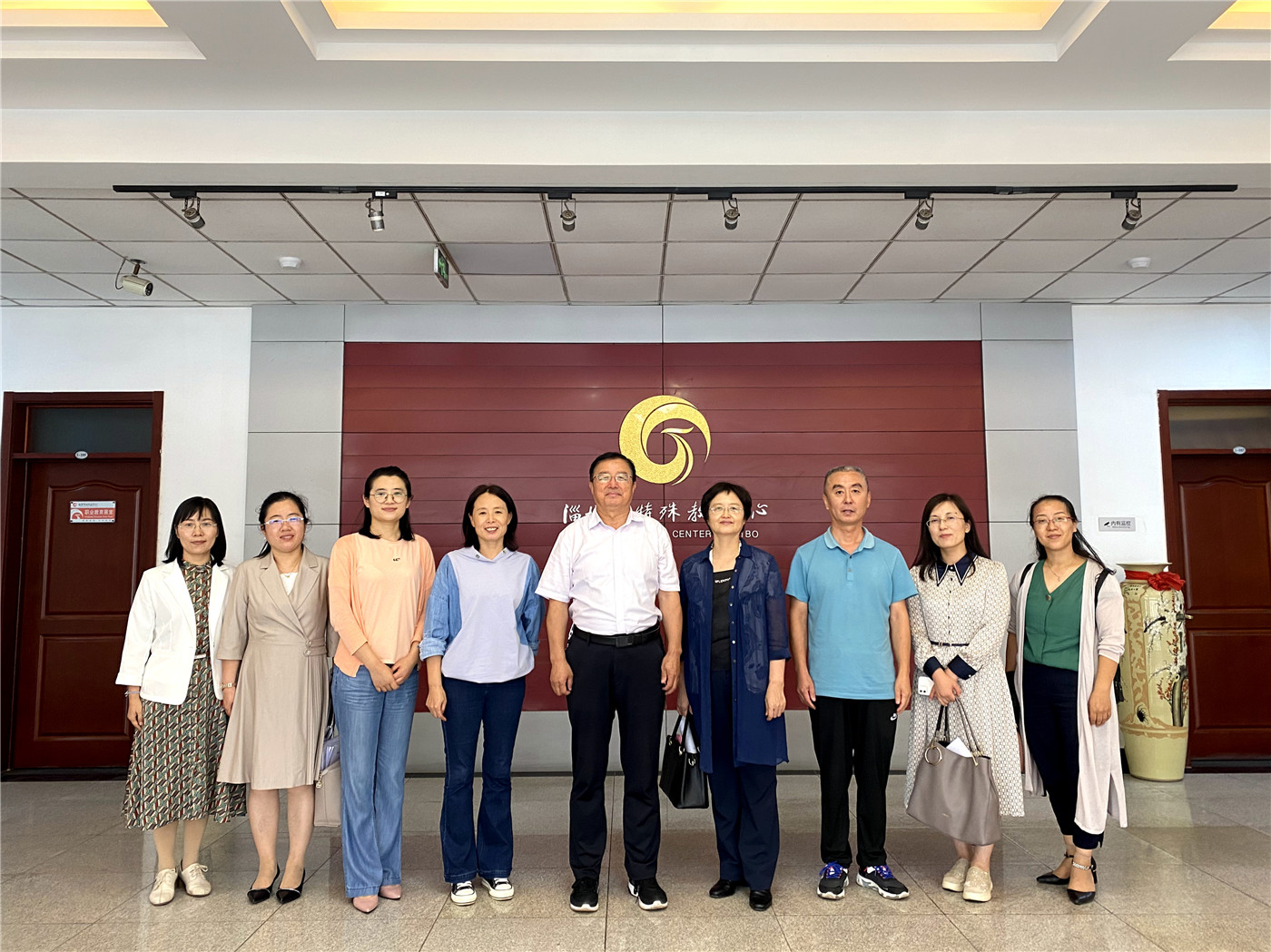 市特教中心舉行省市課題中期檢查評(píng)審會(huì)暨2021年立項(xiàng)課題開題論證會(huì)