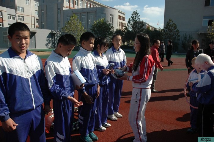 我校舉行國(guó)際盲人節(jié)慶?；顒?dòng)