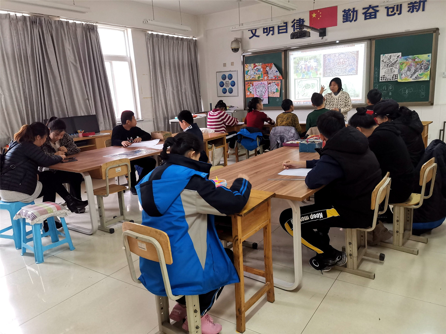 家校攜手 共育孩子成長(zhǎng)