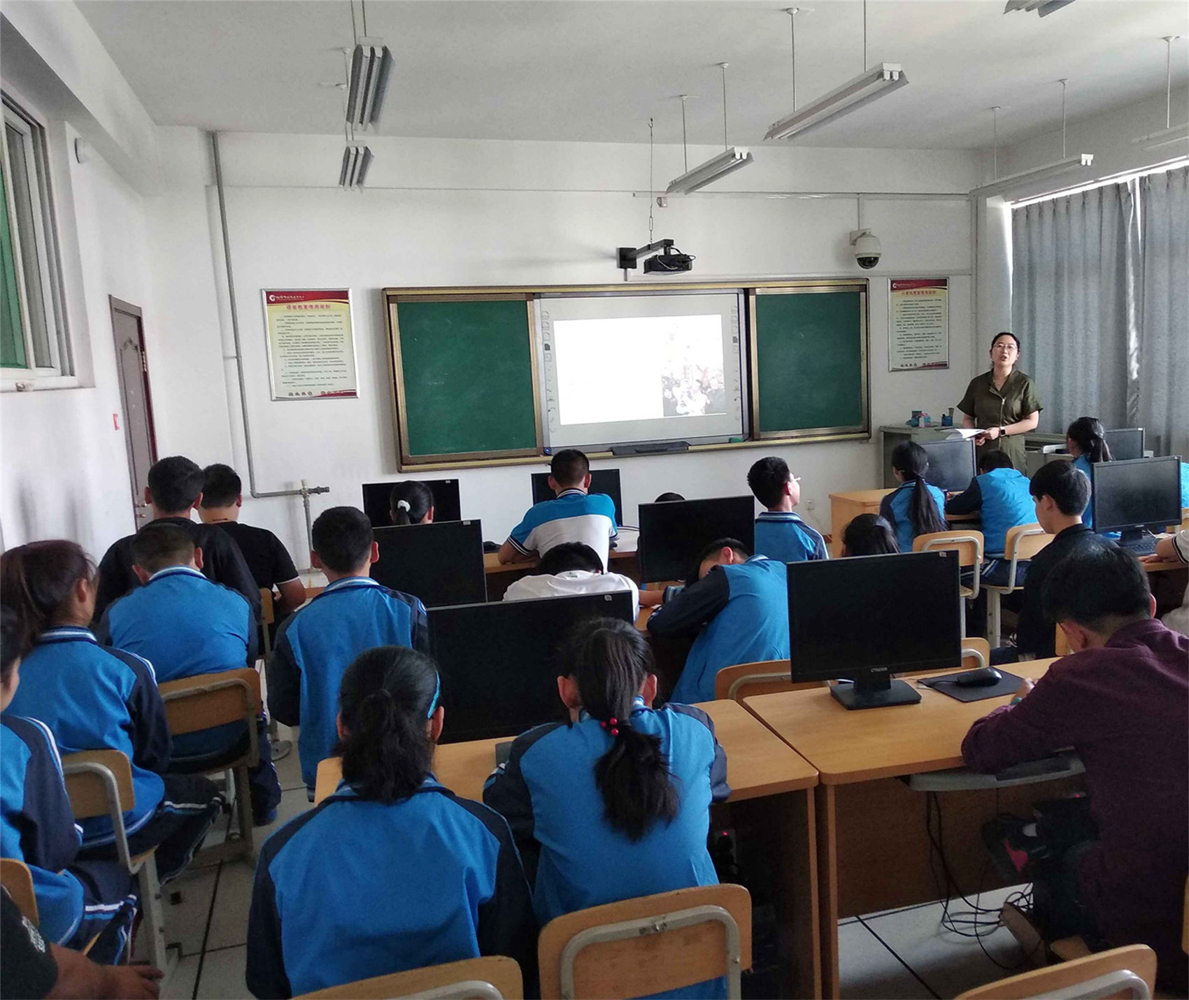 “校園大講堂”開講啦！