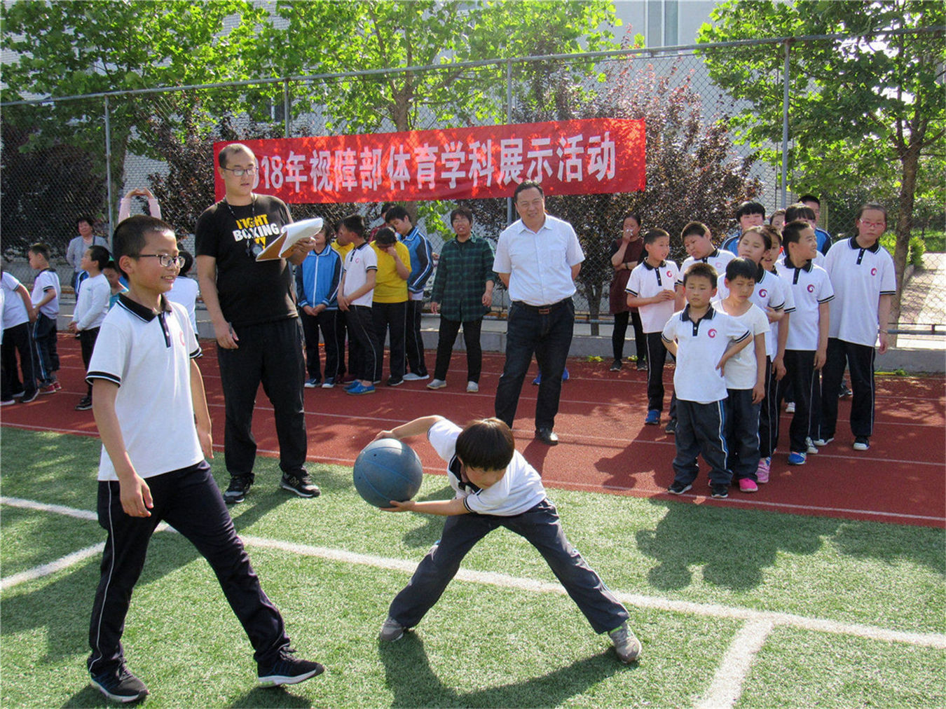 學(xué)科展示顯風(fēng)采，陽光體育促成長