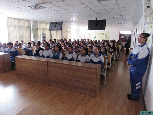 傳承雷鋒精神，做文明守法的好學(xué)生