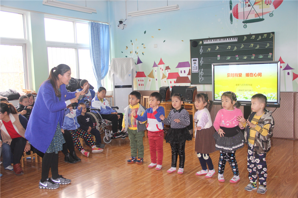 貝朗進(jìn)校園，溫暖獻(xiàn)特教