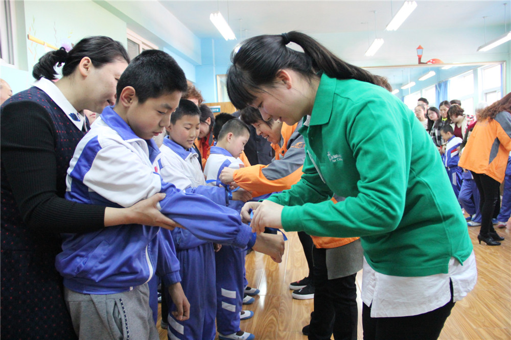 市特殊教育中心舉行“點亮藍燈 與愛同行”自閉癥日系列活動