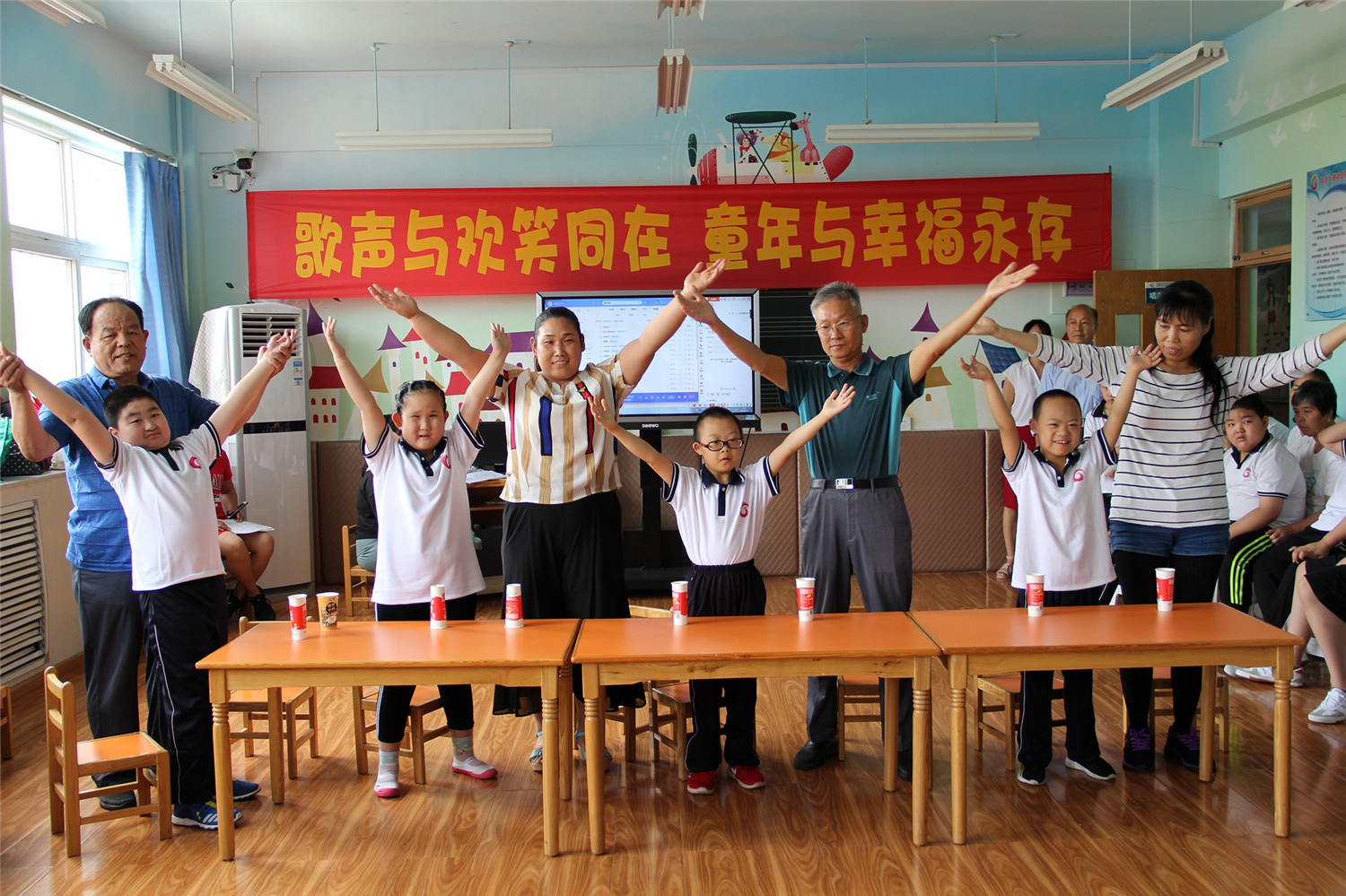 市特教中心舉行“自信童年  快樂成長(zhǎng)”學(xué)科素養(yǎng)展示活動(dòng)