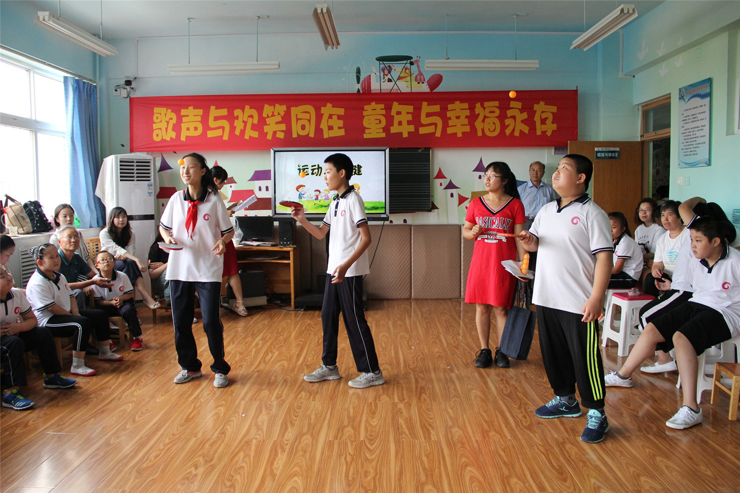 市特教中心舉行“自信童年  快樂成長(zhǎng)”學(xué)科素養(yǎng)展示活動(dòng)