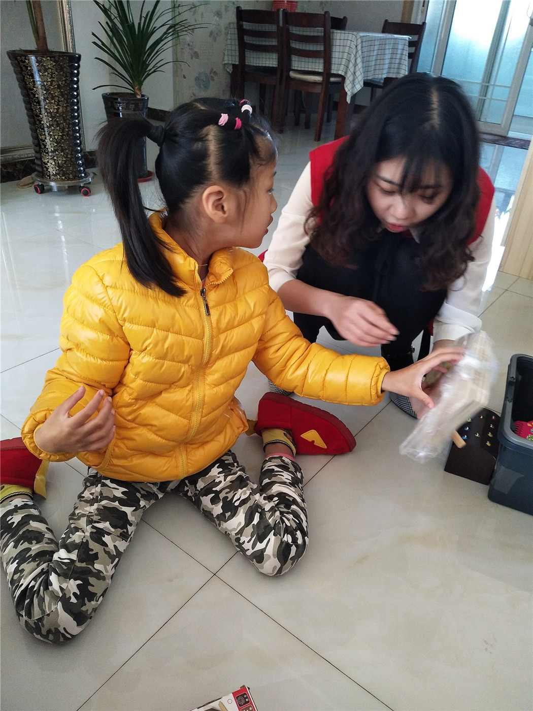 市特教中心開(kāi)展溫情一家親送教上門(mén)志愿服務(wù)活動(dòng)