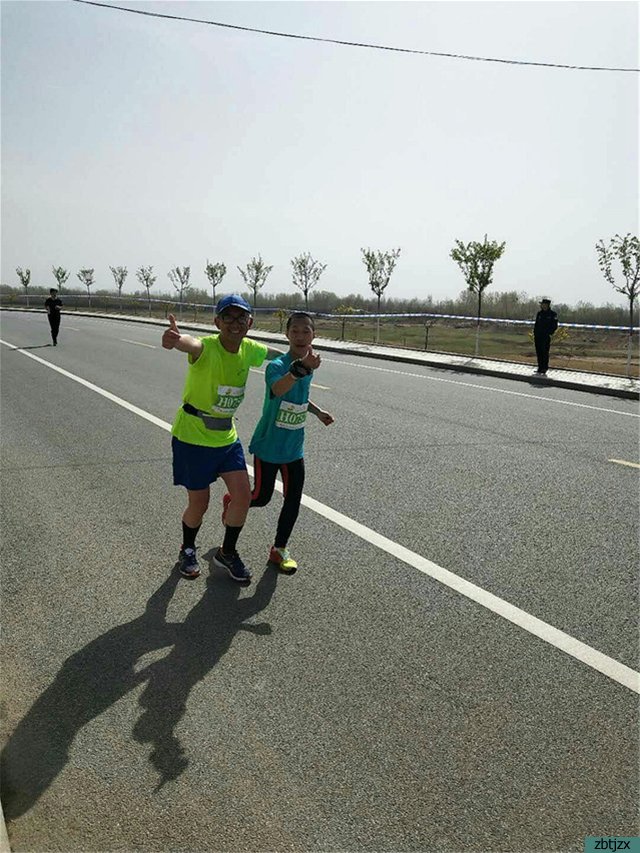奔跑吧少年 ——市特教學生參加馬拉松比賽