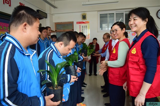 有你，我們不孤獨  ——市特教中心舉行第11個世界自閉癥日系列活動